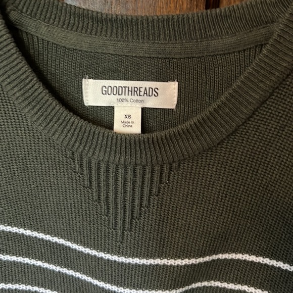 Dark Green and white striped sweater Good threads XS - Picture 3 of 4
